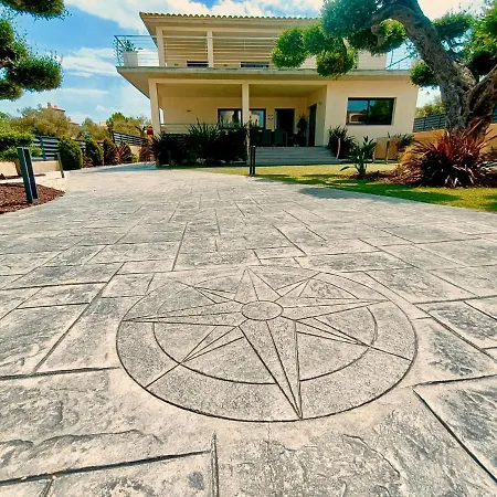 Villa Santa Llucia *